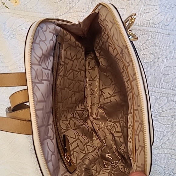 Backpack - Picture 7 of 9